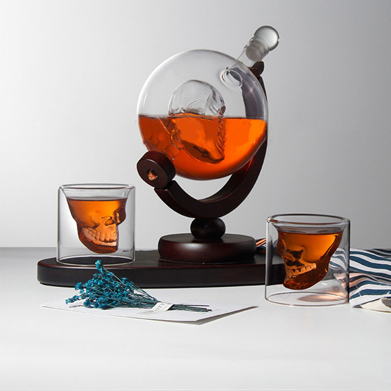 Decanter Globe Set - طقم قارورة ويسكي على شكل جمجمة